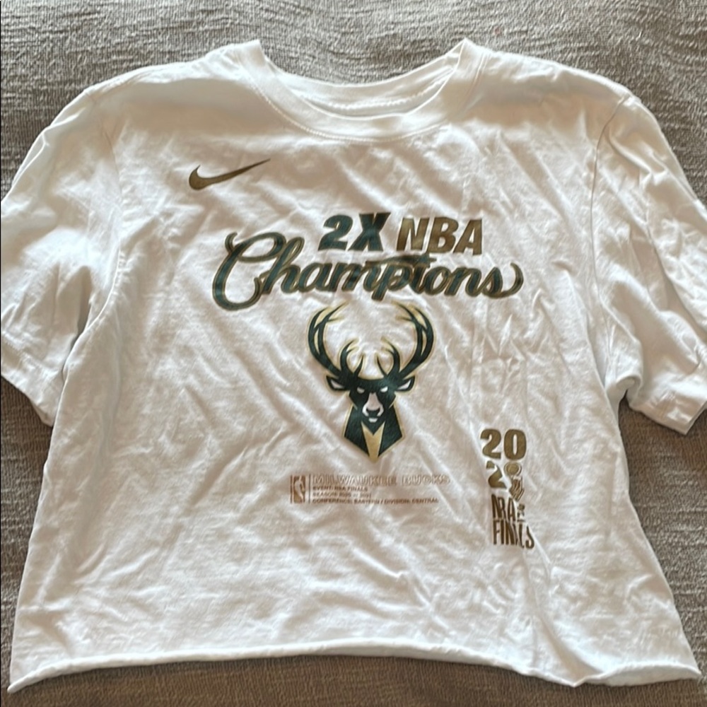 BUCKS cropped T Shirt